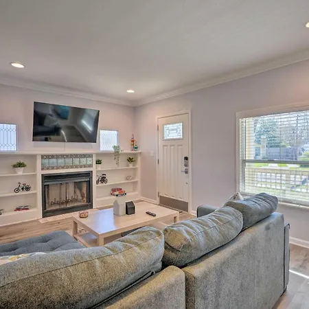 Pet-Friendly Sacramento Home About 5 To Downtown!